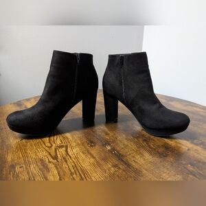 Womens Size 11 Chunky Heeled Boots, Near Mint